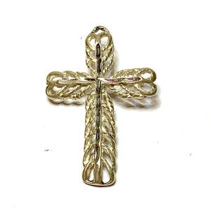 Sterling Silver Twisted Rope Cross Pendant 1.6 grams